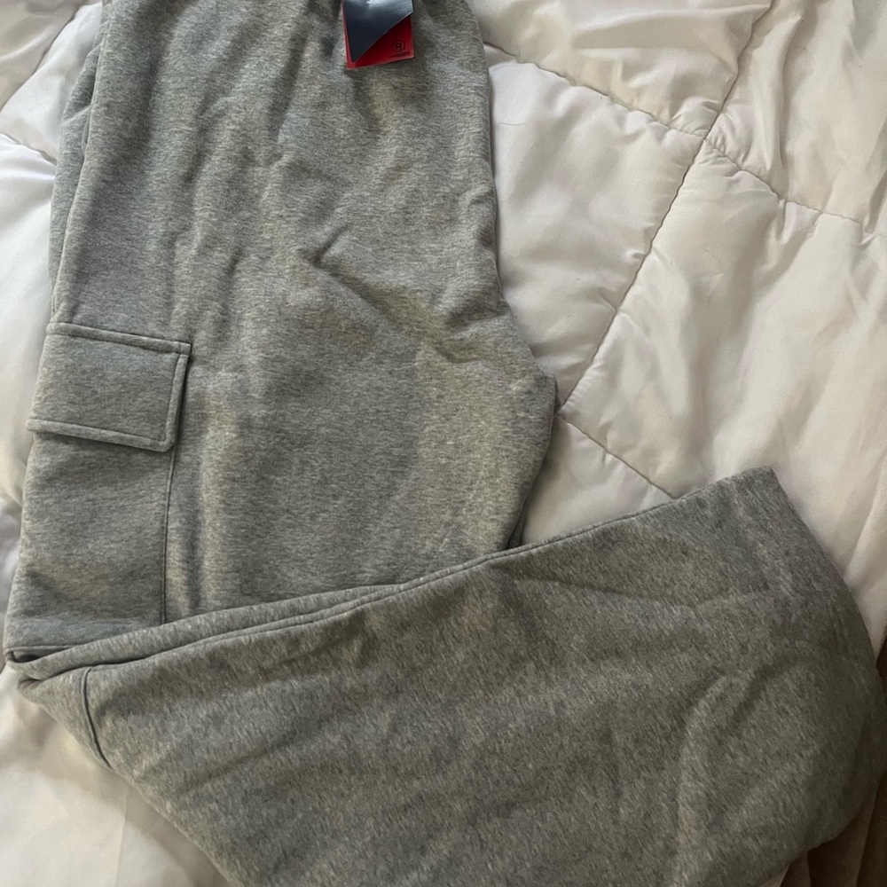 men’s Reebok XL sweatpants.